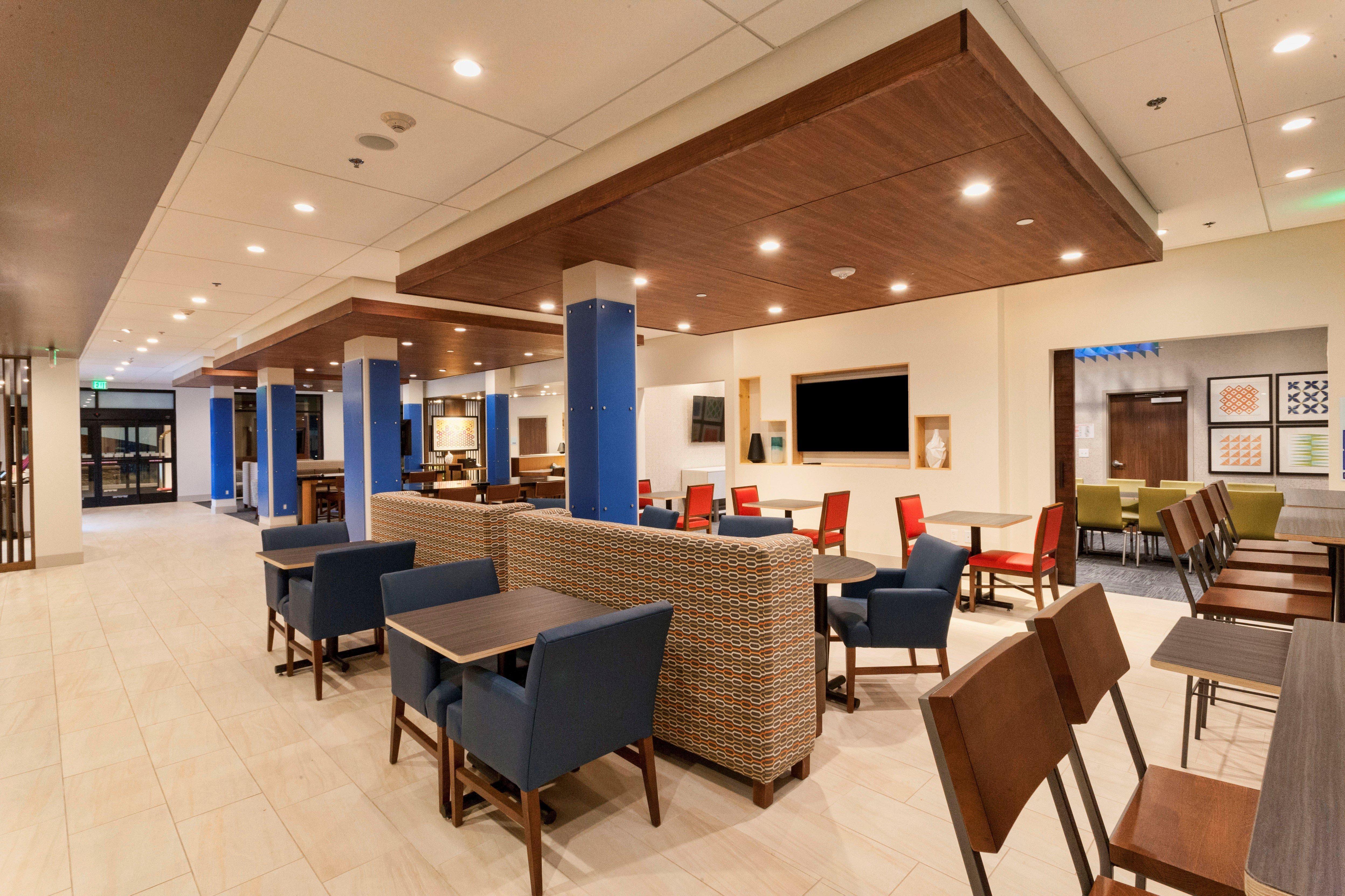 Holiday Inn Express & Suites - Dodge City By Ihg Екстер'єр фото
