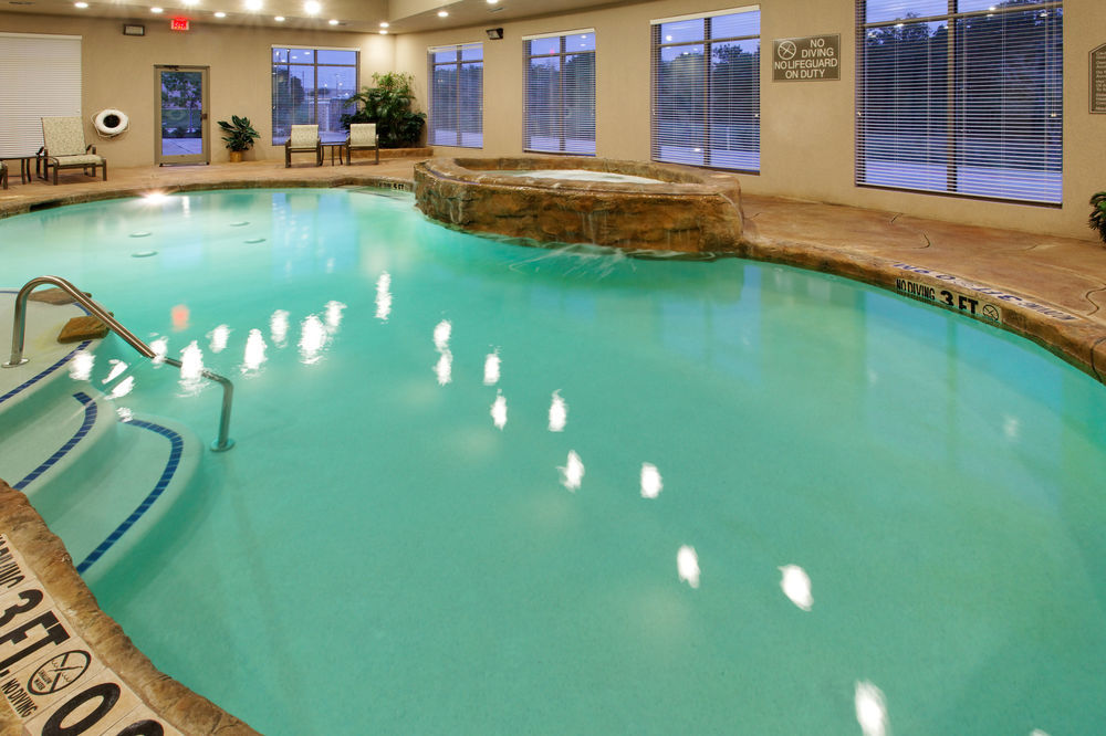 Holiday Inn Express & Suites - Dodge City By Ihg Екстер'єр фото